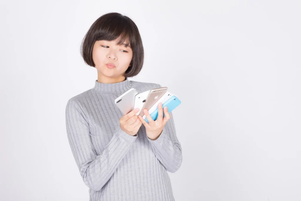 悩んでいる女性