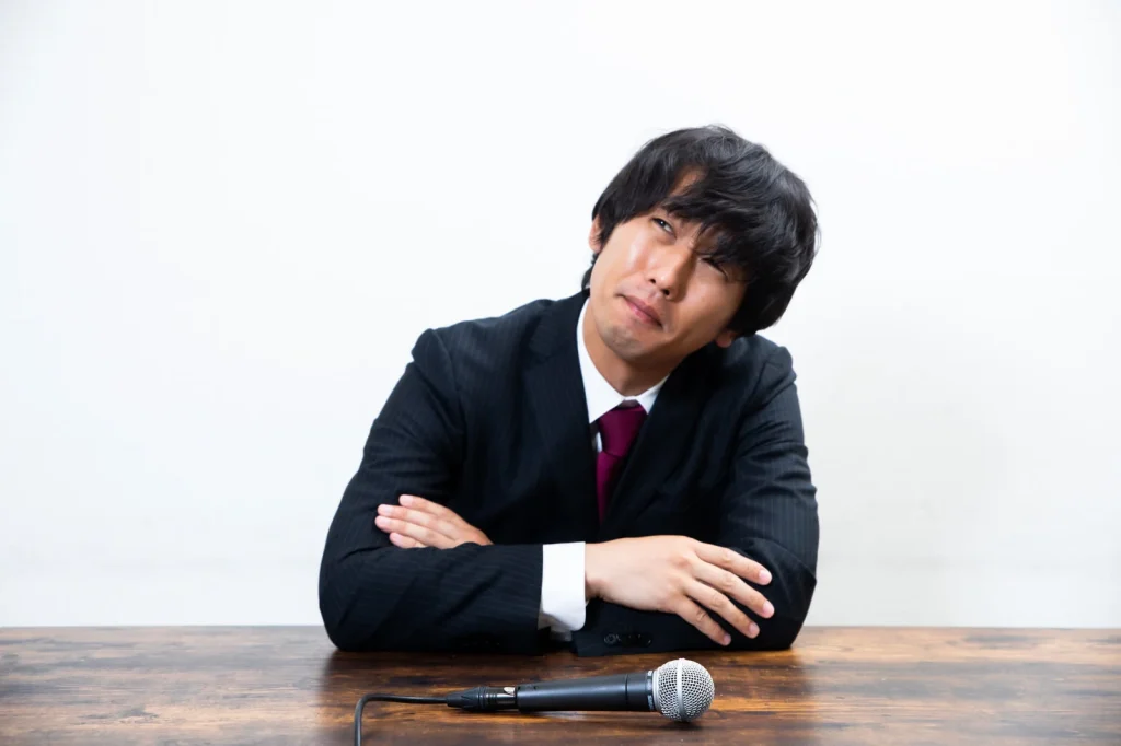 困っている男性