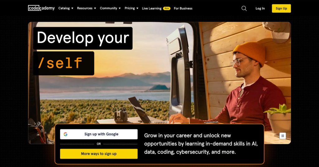 「Codecademy」公式サイトのメインビジュアル